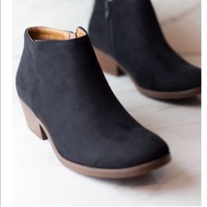 Soda black ankle booties